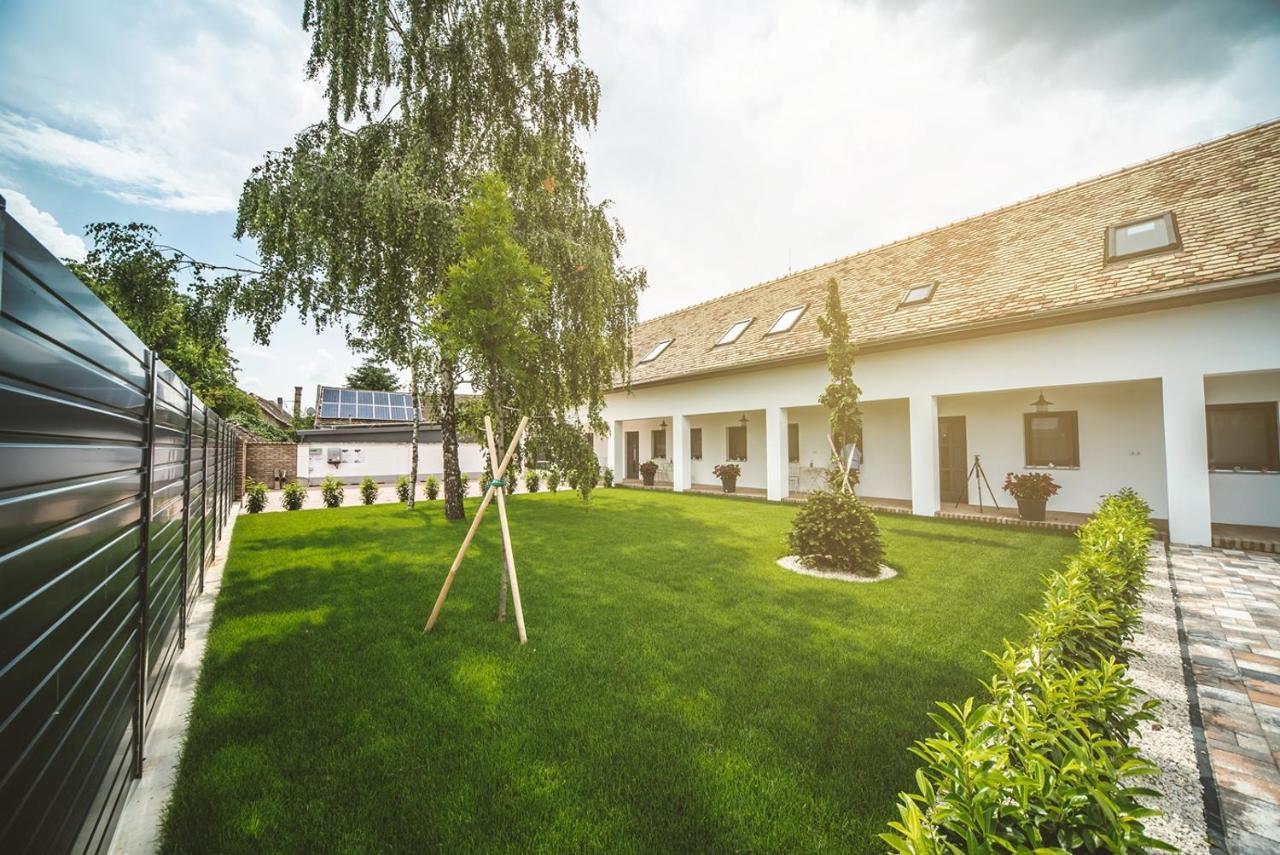 Palkonyha Panzió Speiz Palkonya Exterior foto